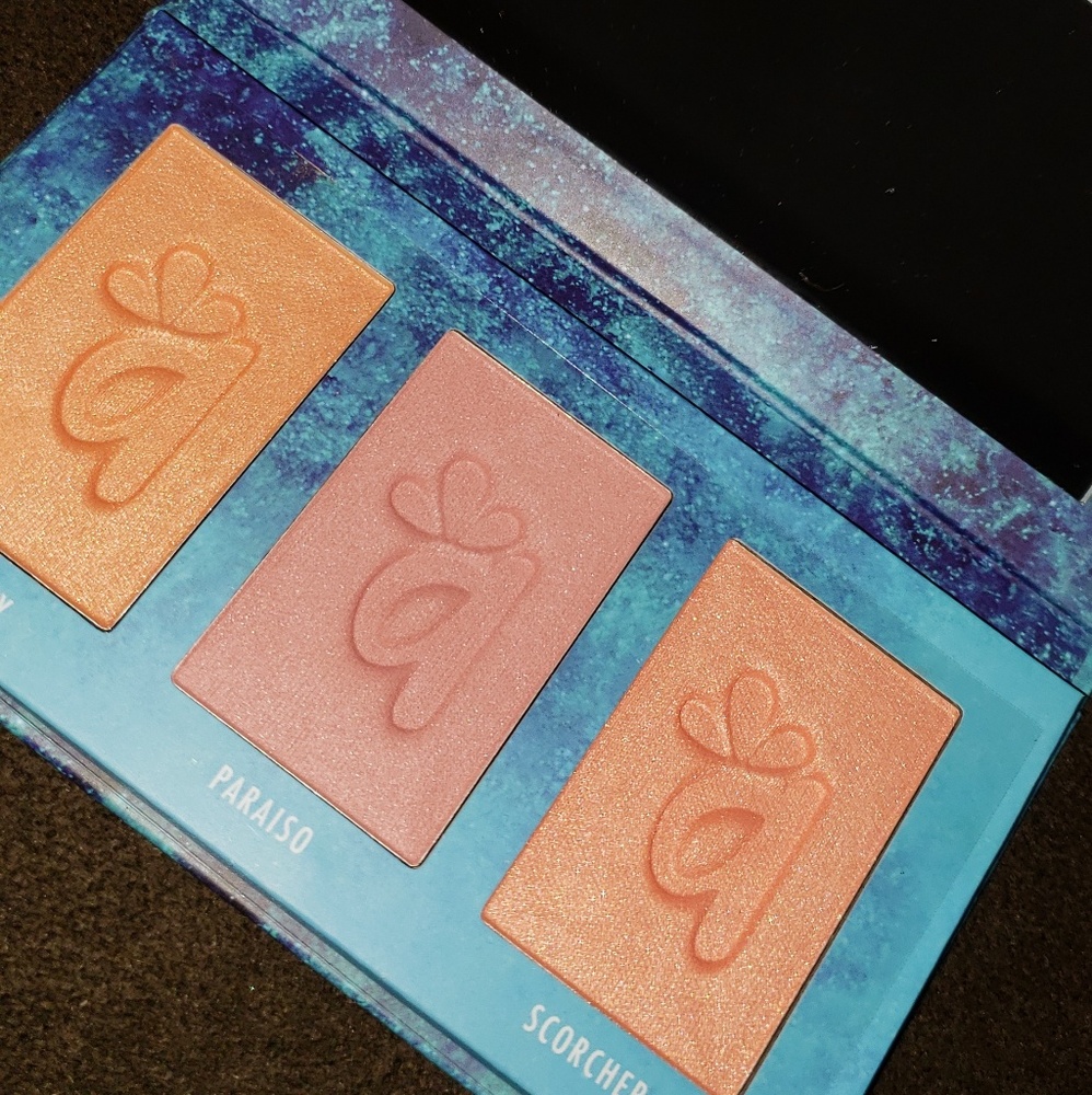 Alamar blush trio light